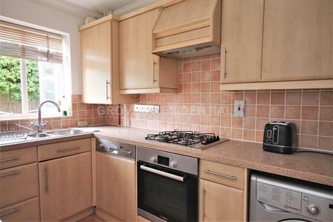 2 bedroom terraced house to rent, Gloster Road, New Malden