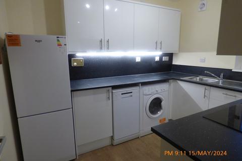 2 bedroom flat to rent, Flat 12, 68 Craighouse Gardens