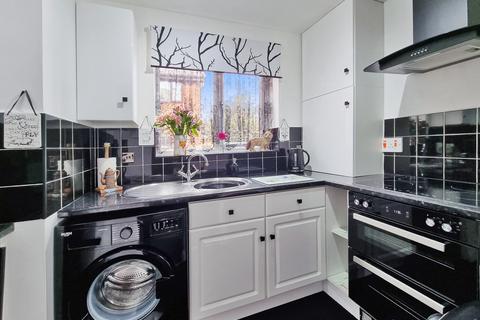 16 Ark Avenue, Grays, RM16 6QR