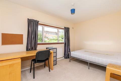 59 Fox Lane, Winchester, SO22 4DY