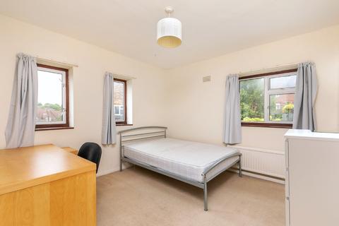 59 Fox Lane, Winchester, SO22 4DY