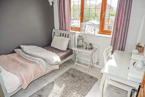 50 Falcon, Wilnecote, Tamworth, B77 5DN
