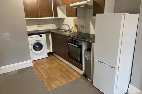 2 bedroom flat to rent, Old Christchurch Road, Bournemouth