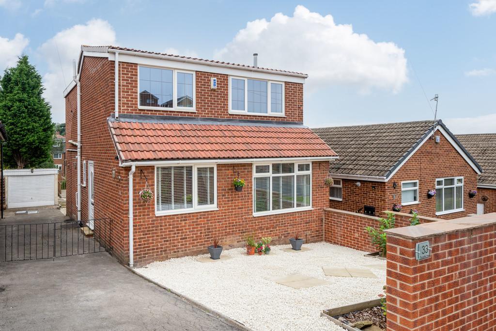 Throstle Nest, Batley 4 bed detached house £274,950