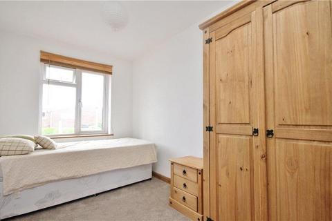 1 bedroom in a house share to rent, Marsh Lane, Addlestone, Surrey, KT15