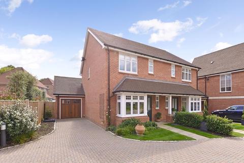 3 Box Grove, Cranleigh, GU6 8GD