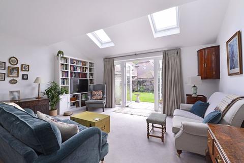 3 Box Grove, Cranleigh, GU6 8GD