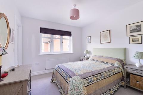 3 Box Grove, Cranleigh, GU6 8GD