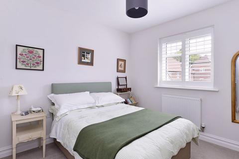 3 Box Grove, Cranleigh, GU6 8GD