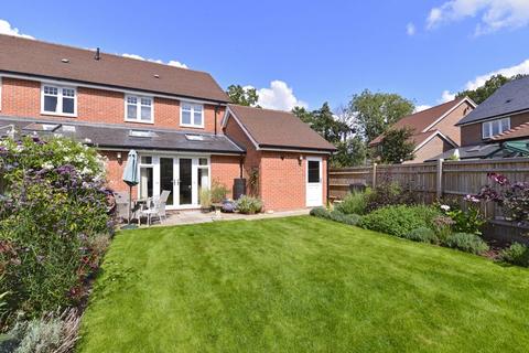 3 Box Grove, Cranleigh, GU6 8GD