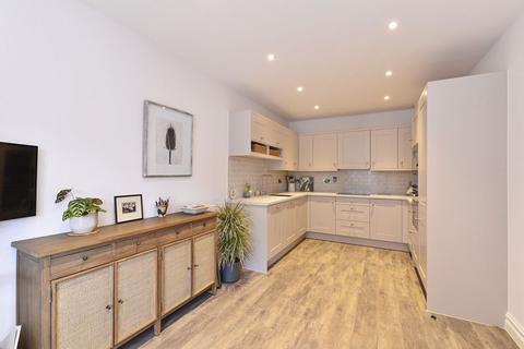 3 Box Grove, Cranleigh, GU6 8GD
