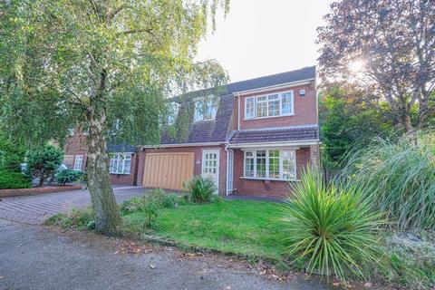 1 Kingscroft Close, Sutton Coldfield, B74 2HJ