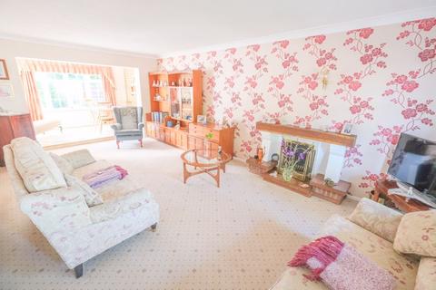 1 Kingscroft Close, Sutton Coldfield, B74 2HJ