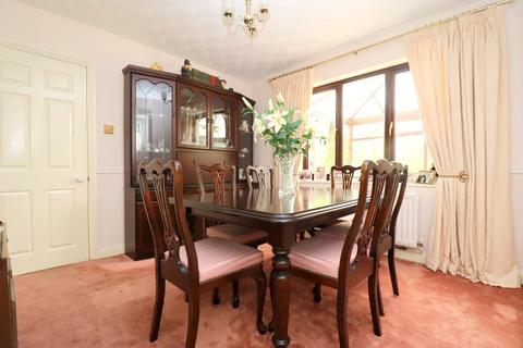 17 Lippitts Hill, Luton, LU2 7YN