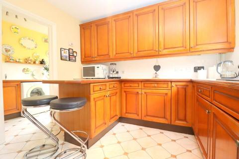 17 Lippitts Hill, Luton, LU2 7YN