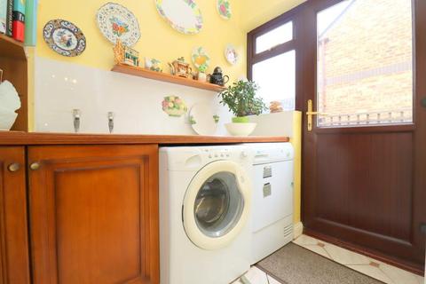 17 Lippitts Hill, Luton, LU2 7YN