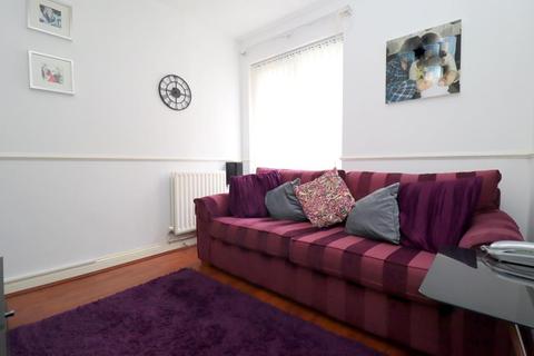 17 Lippitts Hill, Luton, LU2 7YN