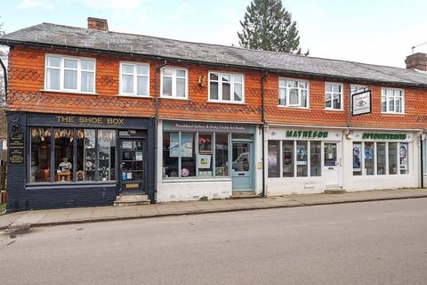 Shop to rent, Crossways Road, Grayshott