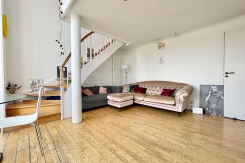 3 bedroom apartment to rent, Queen Of Denmark Court, SE16 - INCLUSIVE OF BILLS