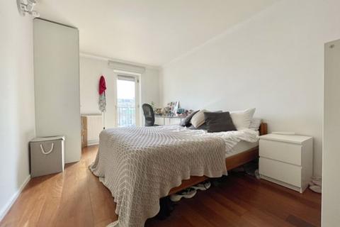 3 bedroom apartment to rent, Queen Of Denmark Court, SE16 - INCLUSIVE OF BILLS