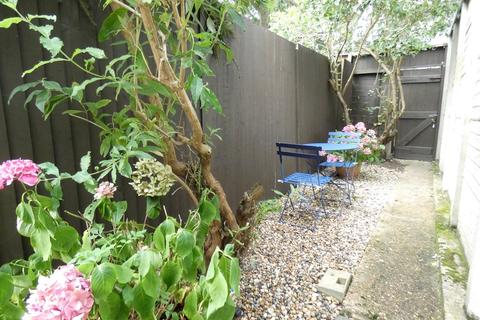 72 Studland Road, London, W7 3QX