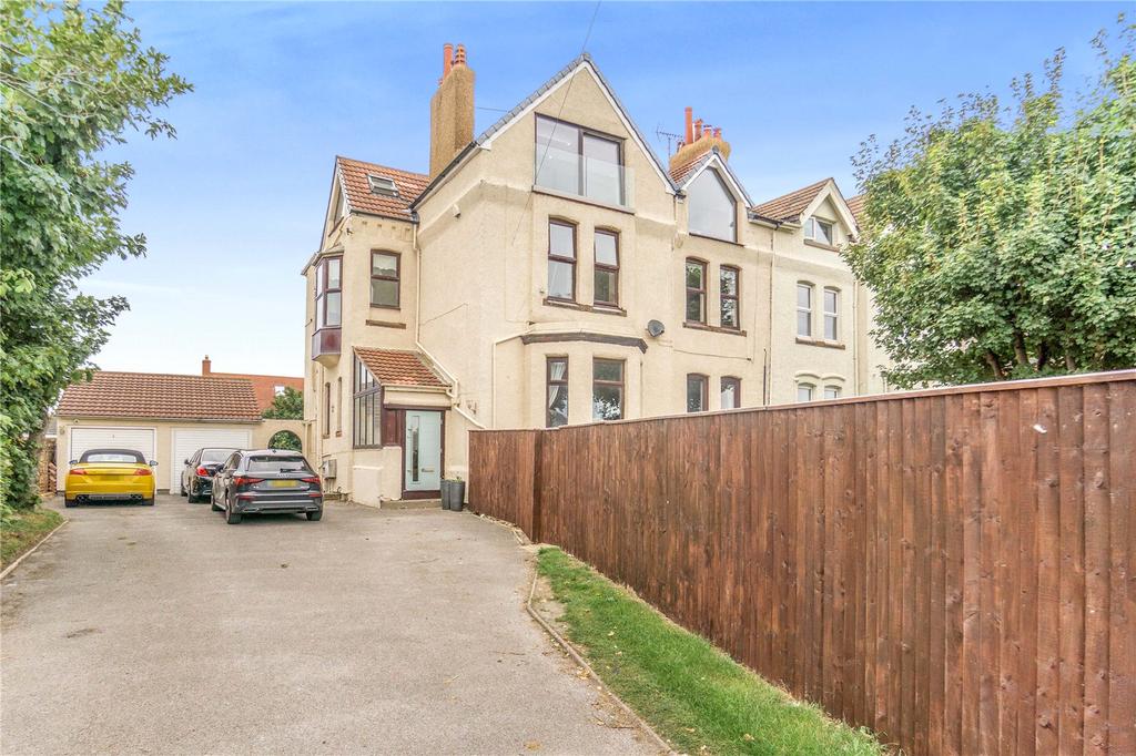 Stanley Road, Hoylake, Wirral, CH47 2 bed penthouse £400,000