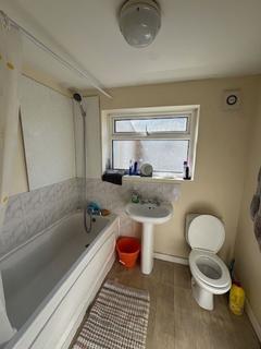 2 bedroom property to rent, Sea View Road, Poole