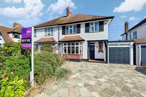 42 Arundel Gardens, Westcliff-on-sea, SS0 0BJ