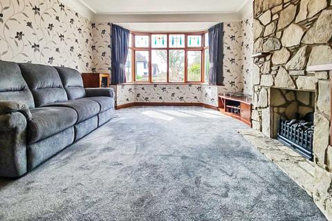 42 Arundel Gardens, Westcliff-on-sea, SS0 0BJ