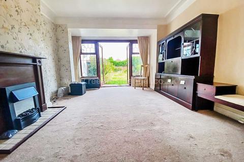42 Arundel Gardens, Westcliff-on-sea, SS0 0BJ
