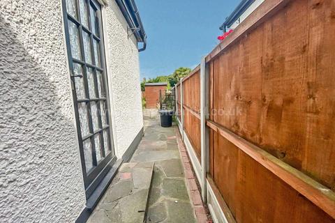42 Arundel Gardens, Westcliff-on-sea, SS0 0BJ
