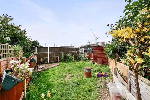 103 Meadowview Road, London, SE6 3NJ