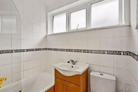 103 Meadowview Road, London, SE6 3NJ