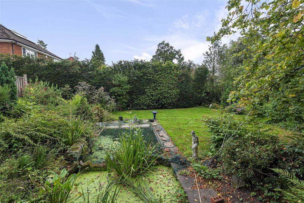 Aldenham Grove, Radlett, Hertfordshire 5 bed house £1,750,000