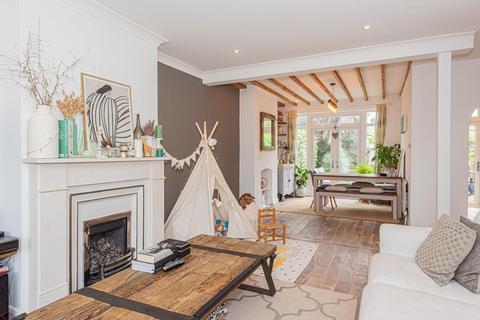 39 Fairford Gardens, Worcester Park, KT4 7BH