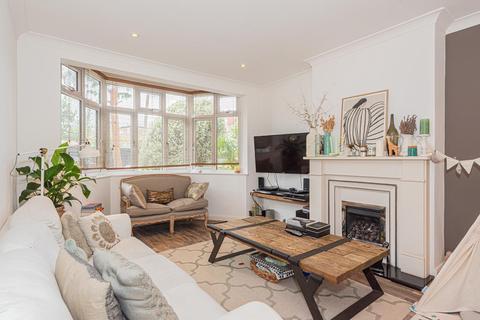 39 Fairford Gardens, Worcester Park, KT4 7BH