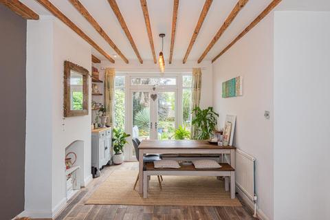 39 Fairford Gardens, Worcester Park, KT4 7BH