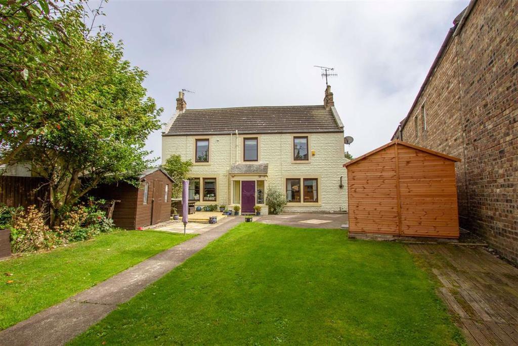 Albert Road, Eyemouth, Berwickshire... 4 bed detached house £275,000