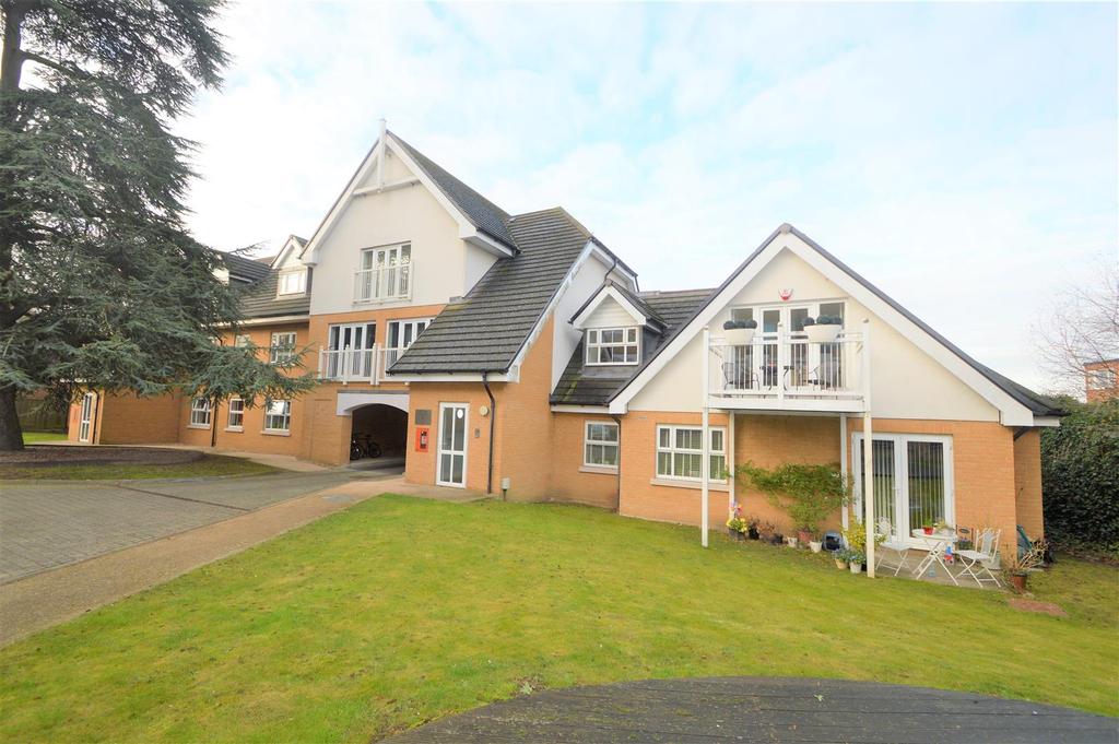 UNDER OFFER Shore Point, High Road, Buckhurst Hill IG9 2 bed