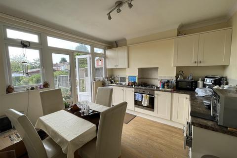 107 Cherrydown Avenue, London, E4 8DT