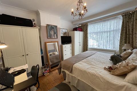 107 Cherrydown Avenue, London, E4 8DT