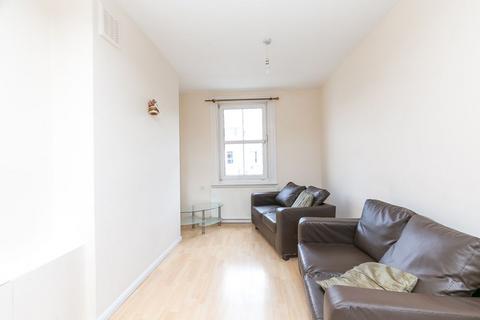 3 bedroom flat to rent, N7