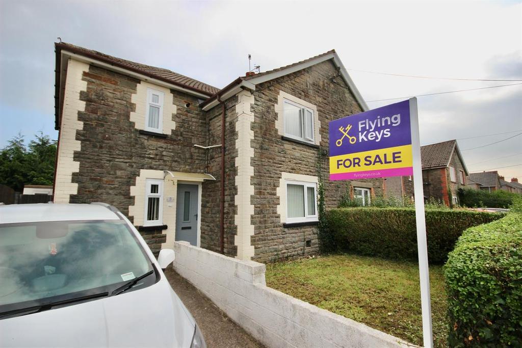 Bryncelyn, Nelson, Treharris 3 bed semidetached house £225,000