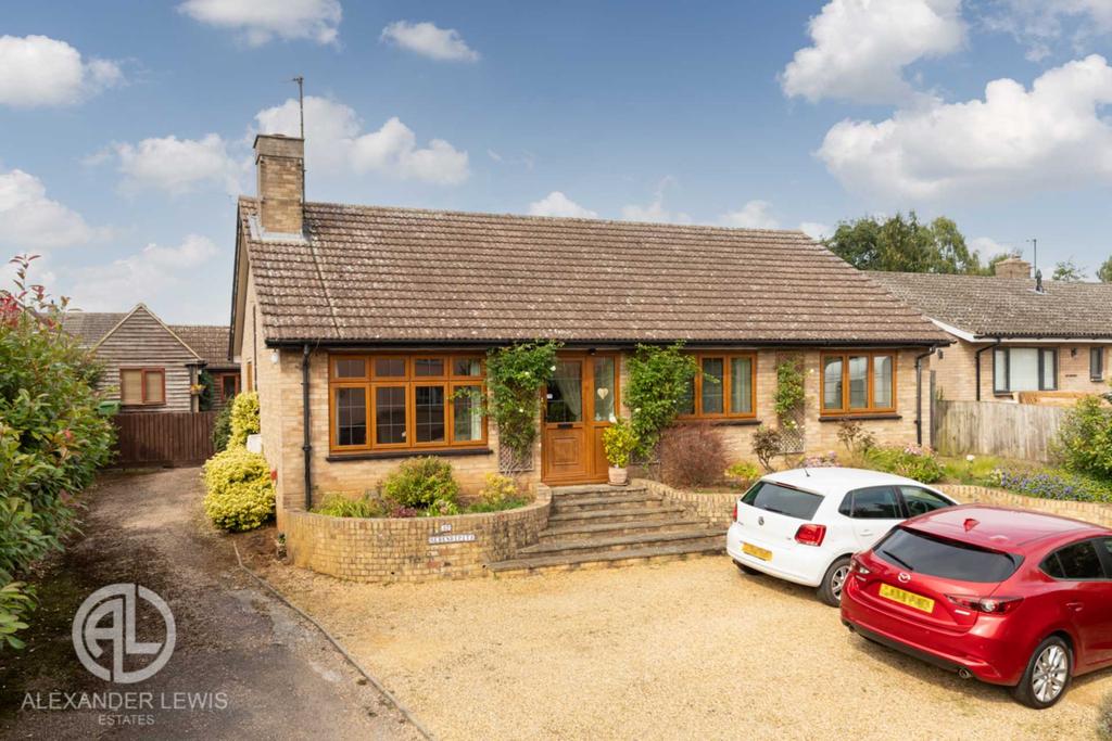 Mill Street, Gamlingay, Sandy, SG19 3JW 3 bed detached bungalow £495,000