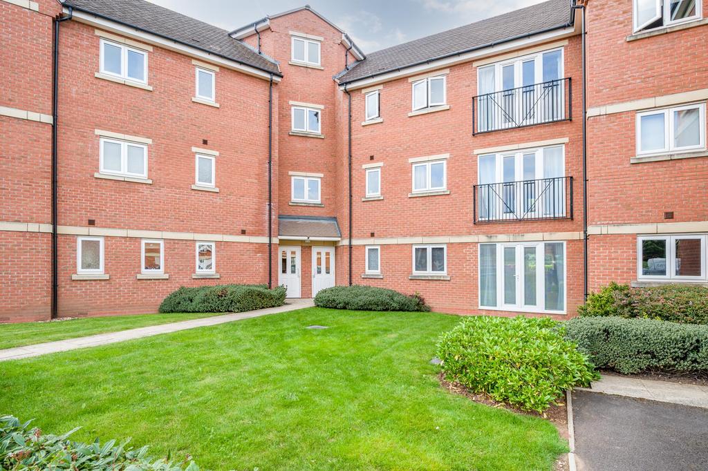 Marshall Crescent, Wordsley, DY8 5TA 2 bed flat £140,000