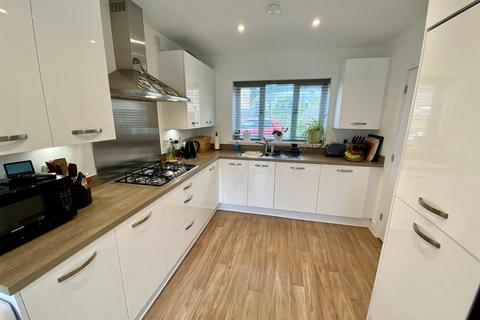6 Bailey Way, Dursley, GL11 4FF
