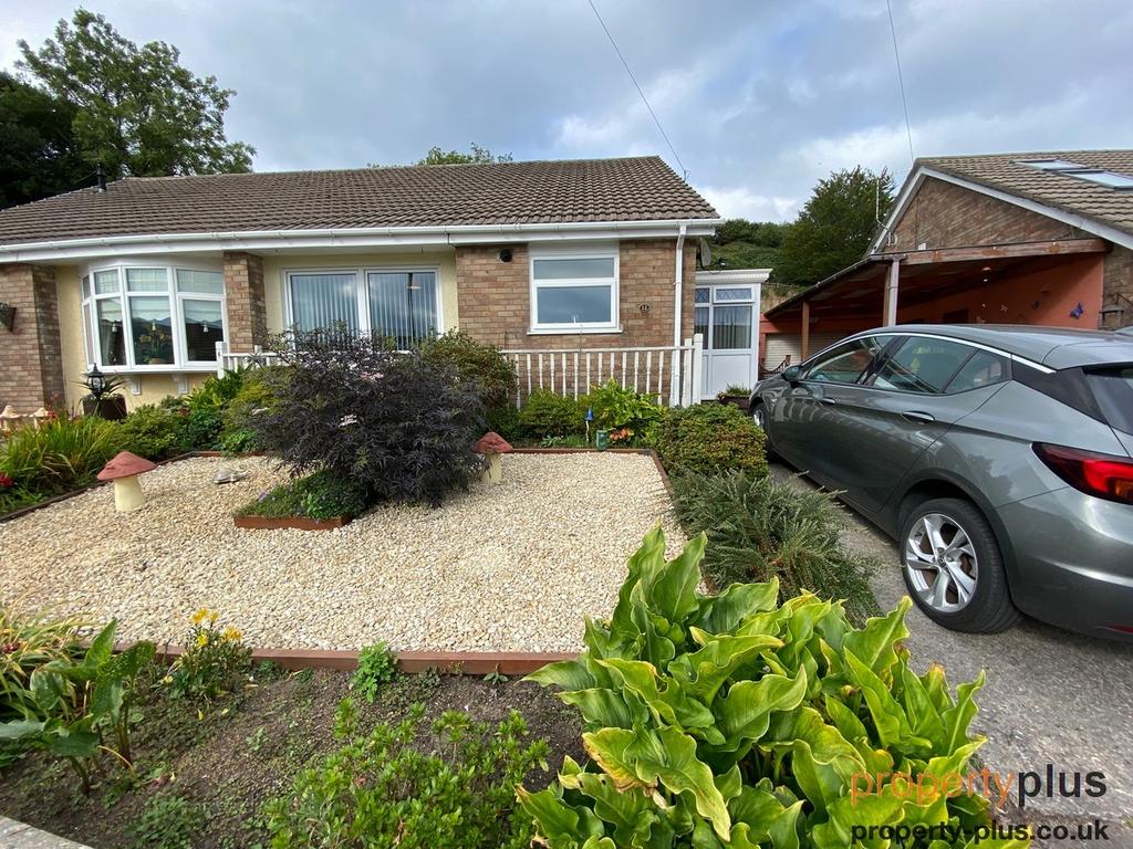 Tyn Y Wern, Tonyrefail Porth 2 bed semidetached bungalow £160,000