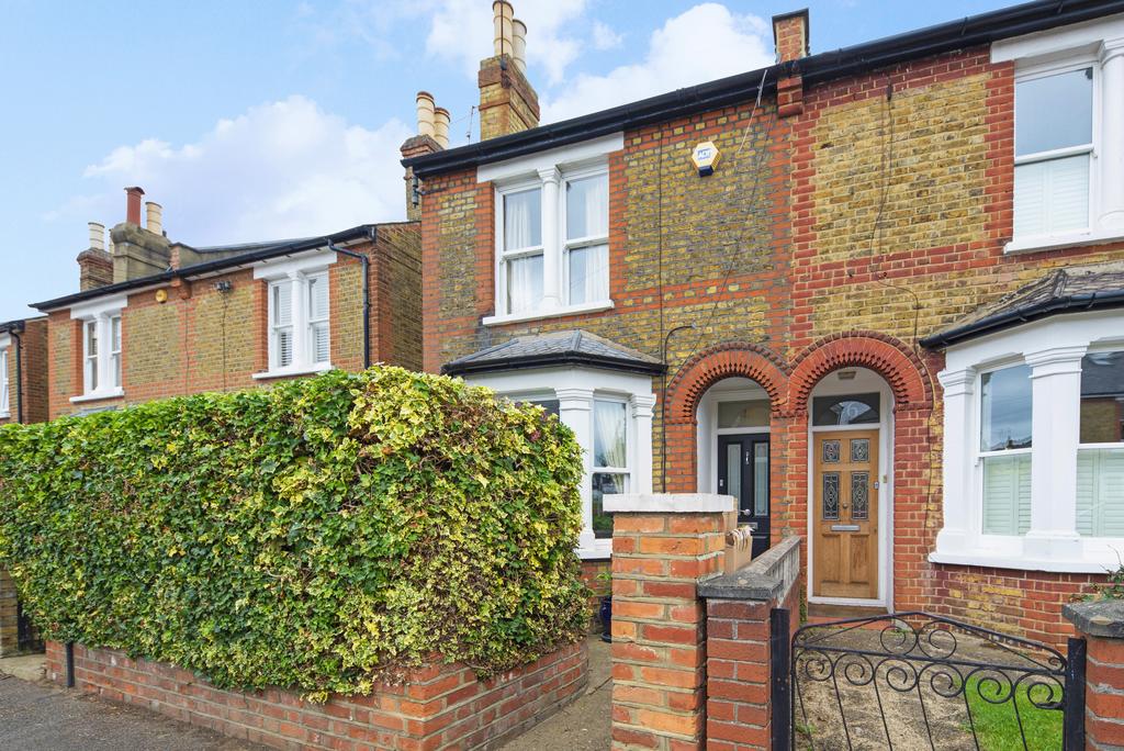 Clifton Road, Kingston upon Thames KT2 4 bed semidetached house £