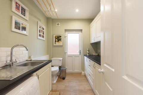 48 Clifton Road, Kingston Upon Thames, KT2 6PJ