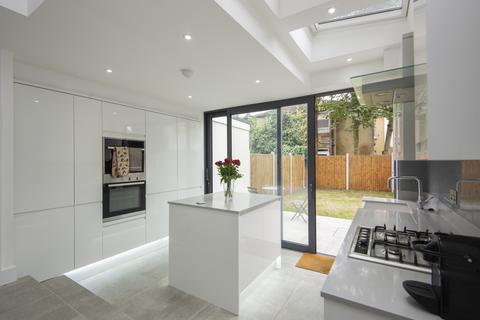 4 bedroom terraced house to rent, Lancaster Road, Walthamstow, London, E17